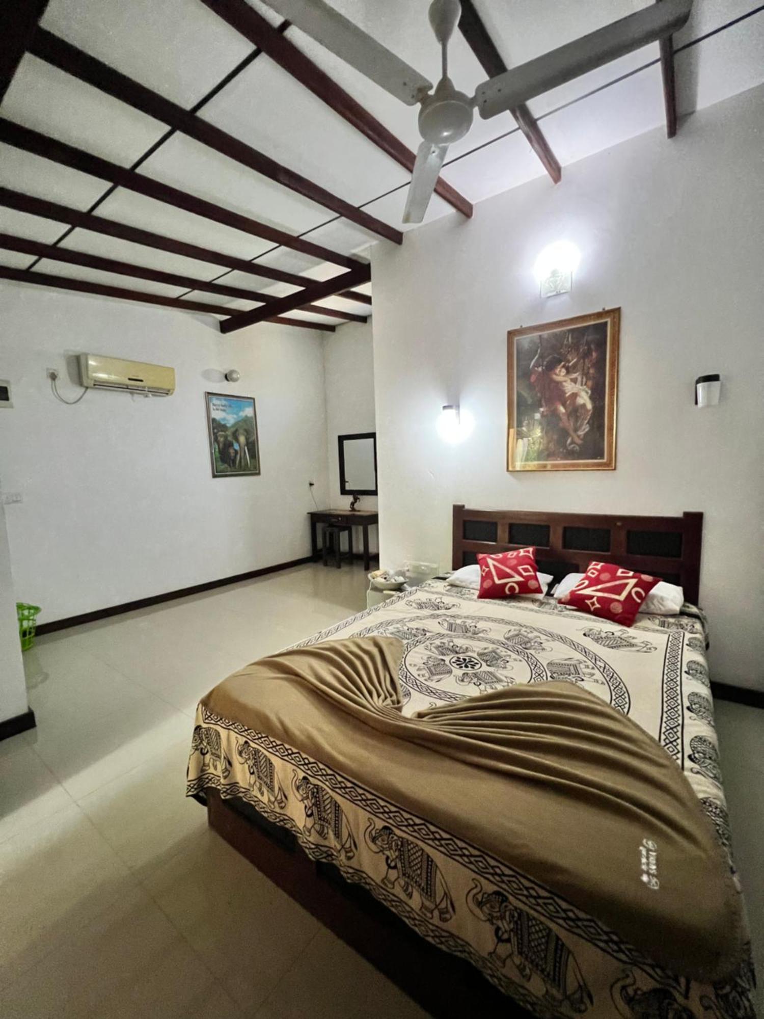 Sylvester Villa Hostel Negombo Dış mekan fotoğraf